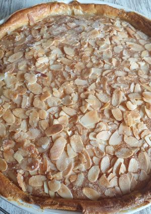 Una foto de Tarta de almendra asturiana