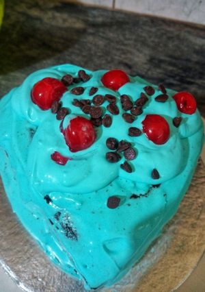 A picture of Bounty cake with cream frosting (without oven).