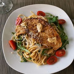 Bruschetta style pasta with grilled turkey😻 A picture of Bruschetta style pasta with grilled turkey😻.