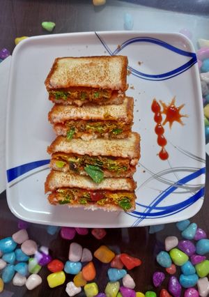 ऑमलेट सैंडविच (omlett sandwich recipe in Hindi) रेसिपी मुख्य फोटो