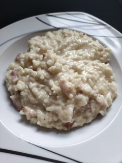Una foto de Risotto carbonara en Mambo