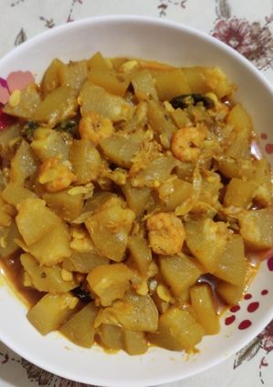 চিংড়ি মাছ দিয়ে চাল কুমড়ার কারি রেসিপির প্রধান ছবি