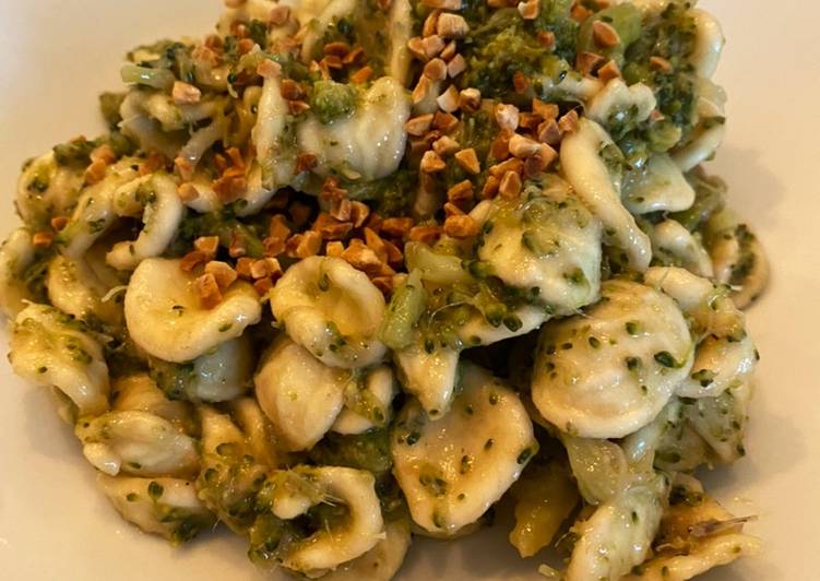 Easiest Way to Prepare Perfect Orecchiette broccoli, alici e mandorle tostate
