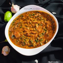A picture of Groundnut stew.