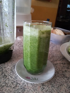 Una foto de Batido Saludable de Cambur y Acelga
