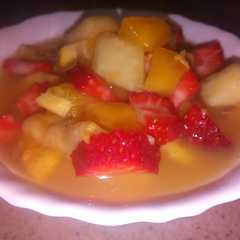 Una foto de Ensalada de frutas😍