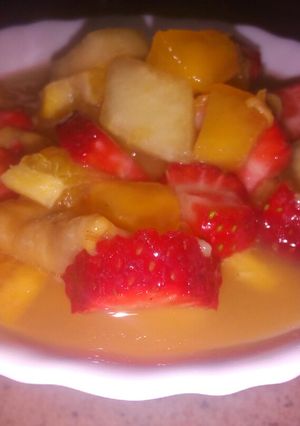 Una foto de Ensalada de frutas😍