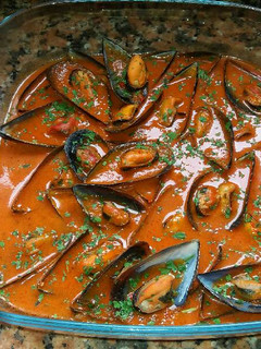 Una foto de Mejillones en salsa marinera picante
