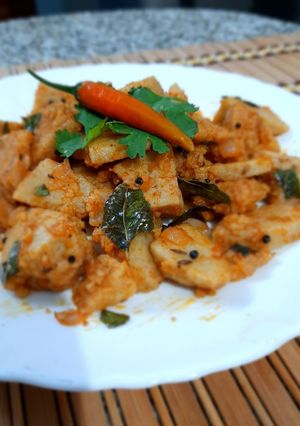 A picture of Multigrain Idli Chaat.
