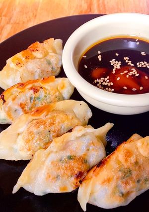 Hình của món Bánh Xếp Nhật Gyoza Nhân Thịt Chiên Áp Chảo.