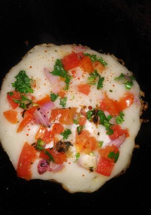 A picture of Poha Uttapam.