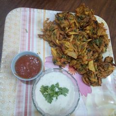A picture of Vegetable pakora.