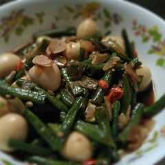 รูปของ Oseng Telur Puyuh Pete