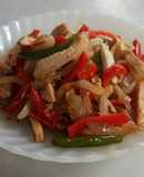 Pechuga de pollo salteada con vegetales