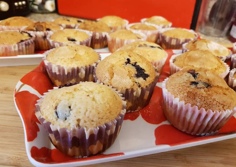 Recipe of Any-night-of-the-week Blueberry muffins