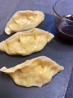 Una foto de Gyozas de langostinos