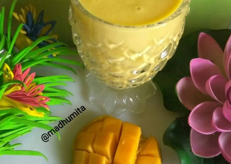 Step-by-Step Guide to Make Award-winning ম্যাঙ্গো লস্যি(Mango lassi recipe in Bengali)