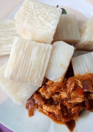 A picture of Doya n egg sauce.