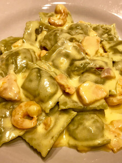 Una foto de Salsa de langostinos y salmón rosado para disfrutar con una rica pasta