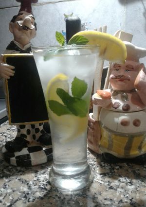 Una foto de Limonada con menta 🍃🍋