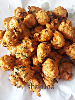 A picture of Rice pakodas.