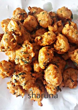 A picture of Rice pakodas.