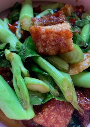รูปของ ผัดคะน้าหมูกรอบ🥬