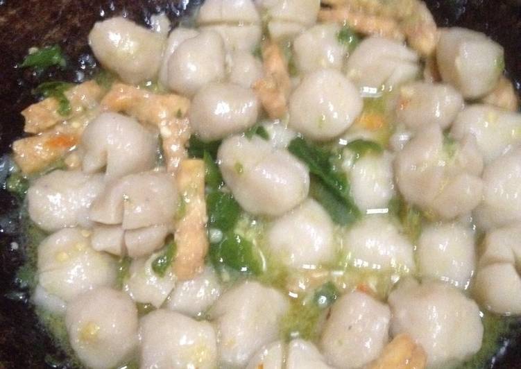 Easiest Way to Prepare Appetizing Bakso pedas cabe ijo