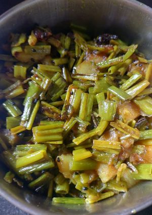 পেঁয়াজকলি ভাজা(peyajkoli bhaja recipe in Bengali) রেসিপির প্রধান ছবি