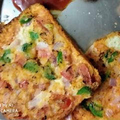 A picture of Bread PIZZA.