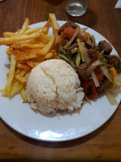 Una foto de Lomo Saltado