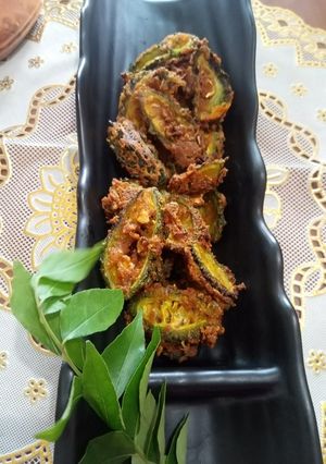A picture of Bitter gourd pakoda.