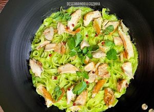 Foto de Tagliatelle de Agrião e Salmão
