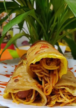চাউমিন এগ রোল ।(Chow mein egg roll recipe in Bengali) রেসিপির প্রধান ছবি
