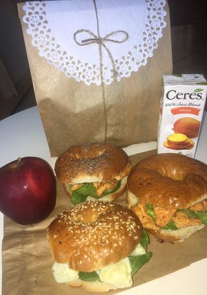 A picture of Everything Bagel.