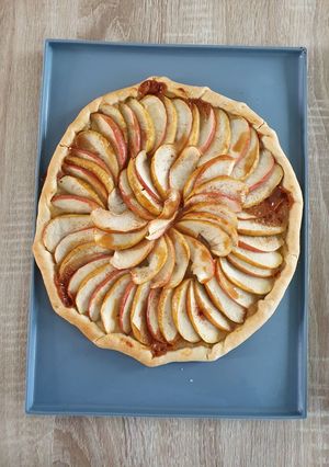 Une photo de Tarte aux pommes cannelle et caramel au beurre salé