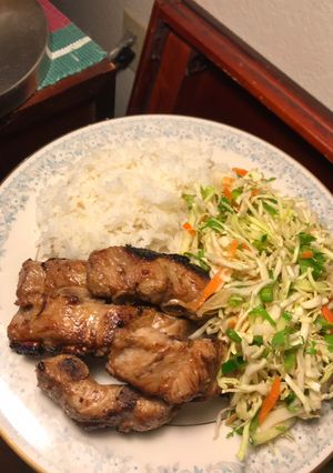 A picture of Broiled Pork Ribs and Coleslaw (of course, my way as usual 😊).