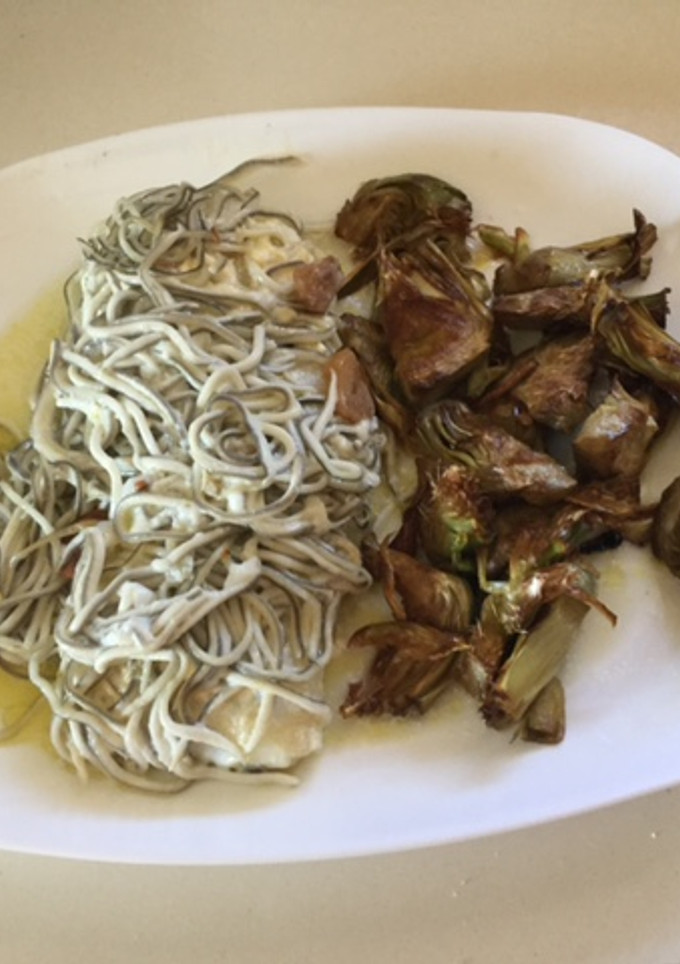 Una foto de Bacalao con gulas