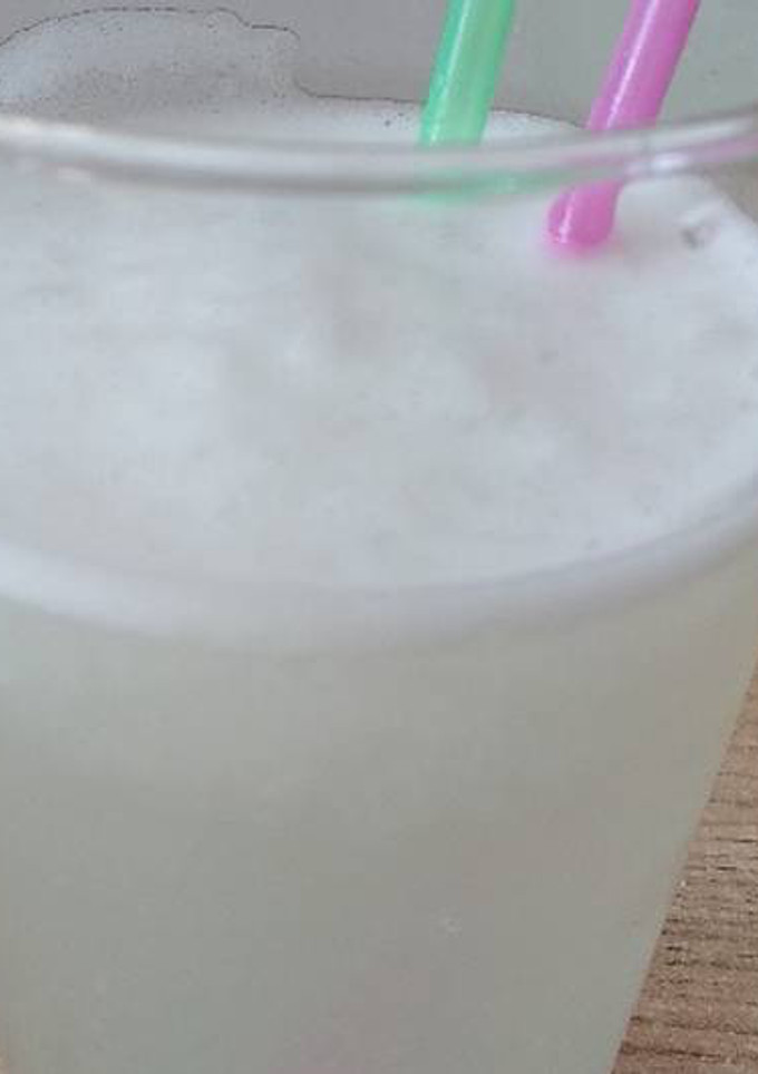 Una foto de Bebida refrescante de limón (Thermomix)