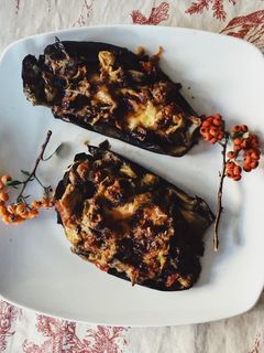 Una foto de Berenjena rellena