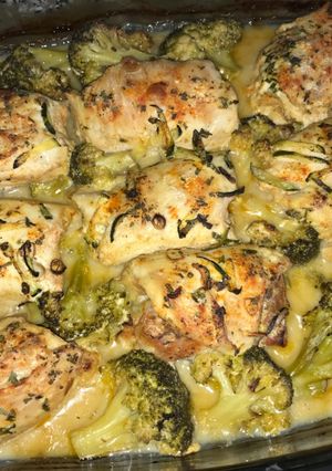 Cukkinis csirkerolád fehérboros szószban recept fotója