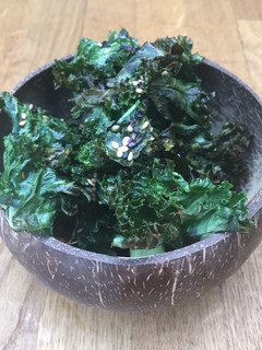 A picture of Salt and Vinegar Kale Crisps 🌱 🥬.
