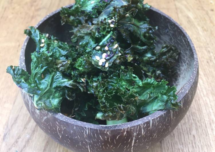 Salt and Vinegar Kale Crisps 🌱 🥬