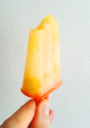 Una foto de El mejor palito helado (polo) de naranja del mundo! Completamente natural y sin azúcar. Ideal para los más pequeñitos!