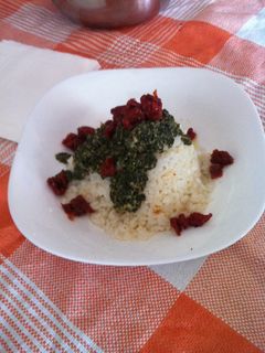 Una foto de Arroz al pesto