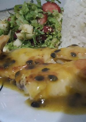 Una foto de Pollo en salsa de maracuyá