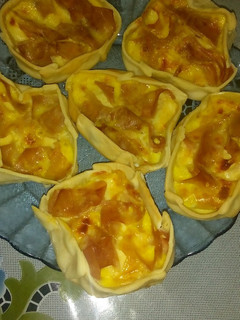 Una foto de Canastitas de jamón y queso