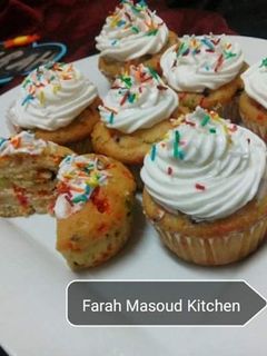 صورة لوصفة كب كيك الحبيبات الملونة