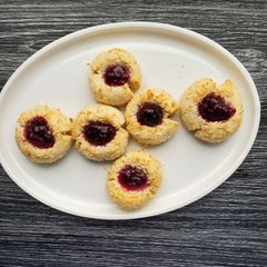 A picture of Strawberry-Coconut cookies.