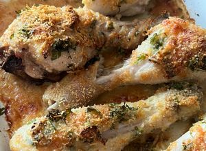 Foto di 115 • Cosce di pollo gratinate con limone, aglio, prezzemolo, parmigiano e pangrattato 😋